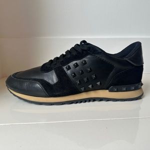 Valentino Garavani Men's Rockrunner Sneaker Nero (Black) - Size 42.5 (9.5 US)